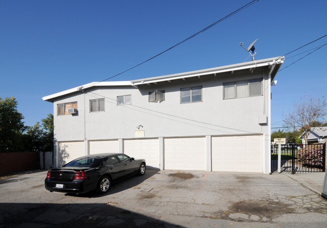 730-740 N Euclid St in La Habra, CA - Foto de edificio - Building Photo