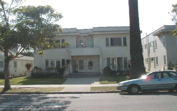 2740 E 2nd St in Long Beach, CA - Foto de edificio