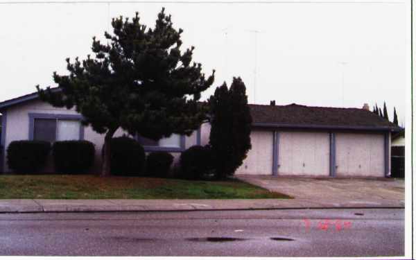 9506 Bancroft Way in Stockton, CA - Building Photo