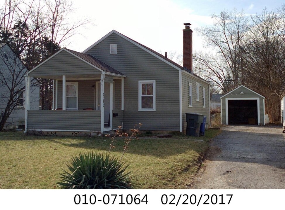 2385 Joyce Ave in Columbus, OH - Building Photo