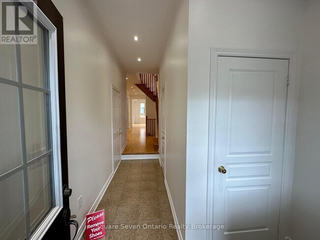 34 Vanderpool Cres in Brampton, ON - Building Photo - Building Photo