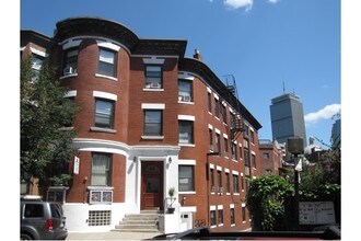 Apartments on Gainsborough St in Boston, MA - Building Photo - Building Photo