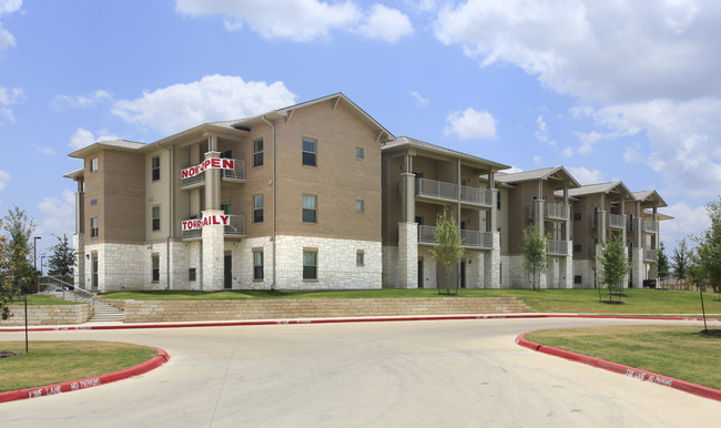 Provident Crossings in Round Rock, TX - Building Photo - Building Photo