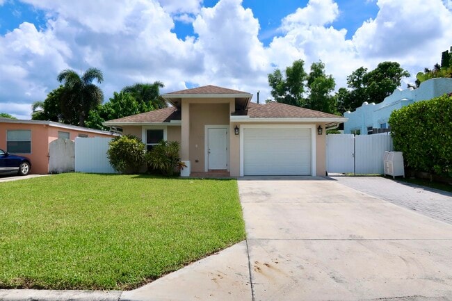 1032 Francis St in West Palm Beach, FL - Building Photo - Building Photo