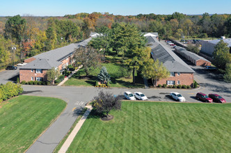 Madison Mall Apartments in Madison, NJ - Foto de edificio - Building Photo