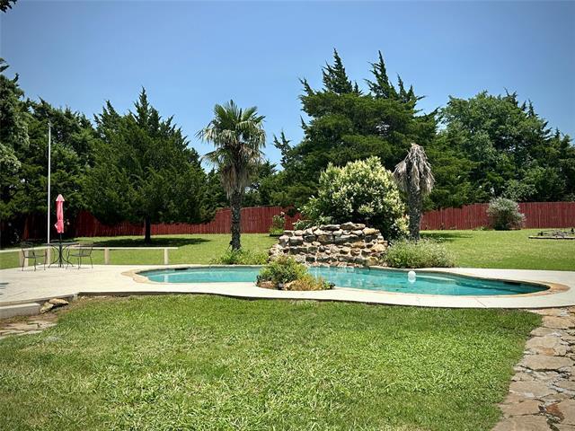 2610 Jakes Ct in Midlothian, TX - Building Photo