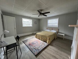 2240 Potomac Ave in Pittsburgh, PA - Building Photo