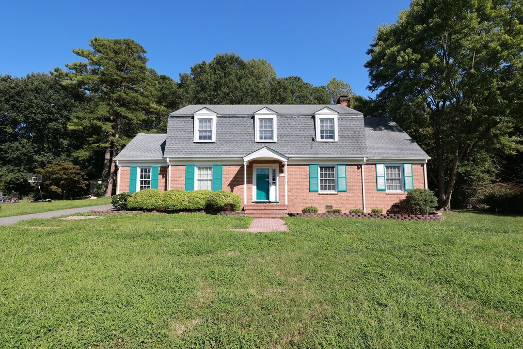 1519 Chauncey Ln in Richmond, VA - Building Photo