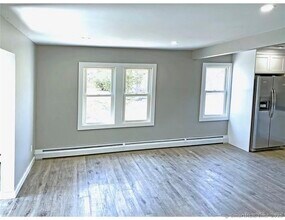 5 Tibbals Bridge Rd in Madison, CT - Building Photo - Building Photo