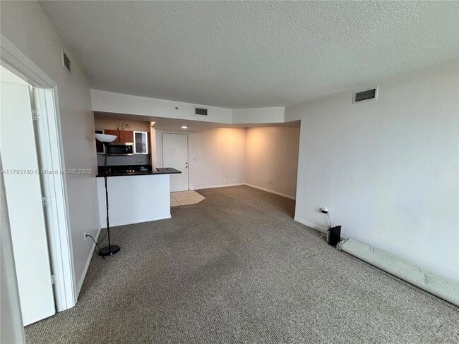 2775 NE 187th St, Unit 403 in Aventura, FL - Building Photo - Building Photo