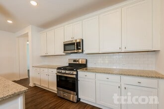 117 Everett Sq in Mcdonough, GA - Foto de edificio - Building Photo