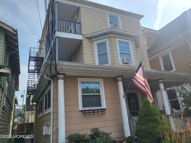 property at 122 Mt Hermon Way