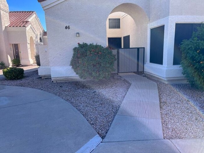 1111 W Summit Pl in Chandler, AZ - Foto de edificio - Building Photo