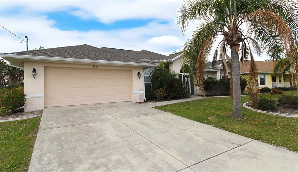 139 Long Meadow Ln N in Rotonda West, FL - Building Photo