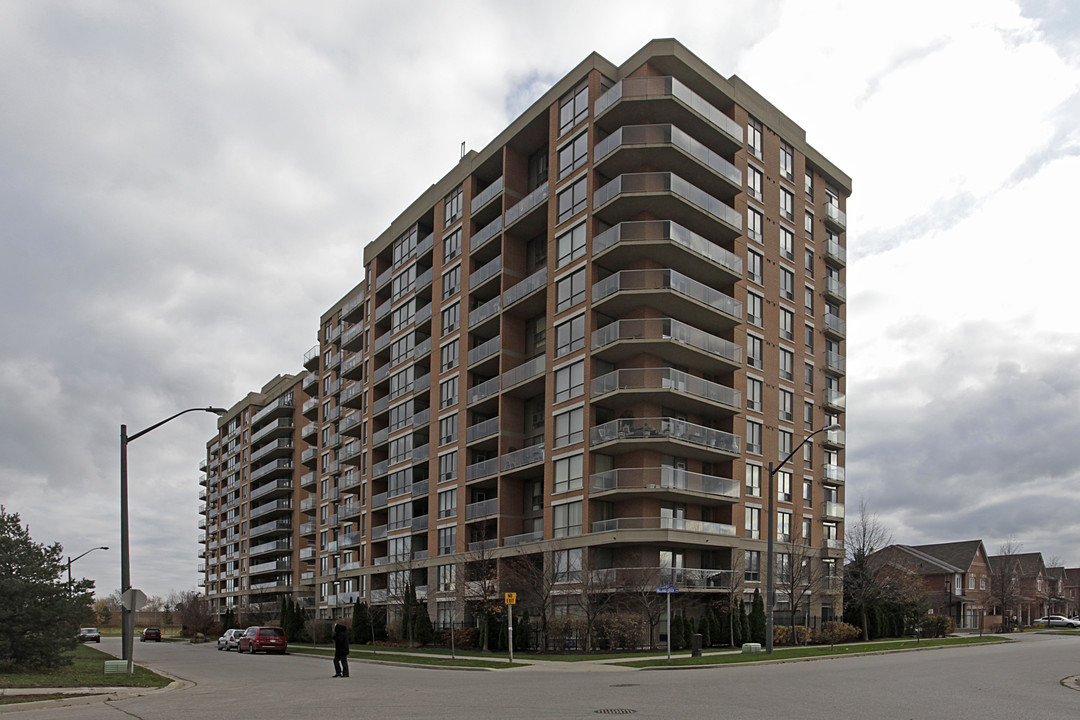 Village Terraces in Mississauga, ON - Building Photo