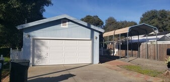 3151 16th St in Clearlake, CA - Building Photo