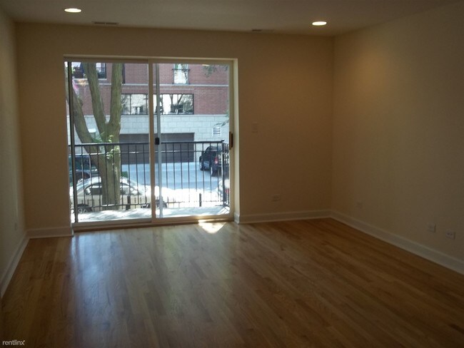 6954 N Greenview Ave-Unit -Apt 301 in Chicago, IL - Building Photo - Building Photo