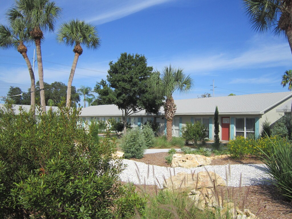 Casa Corsicana Apartments in Seminole, FL