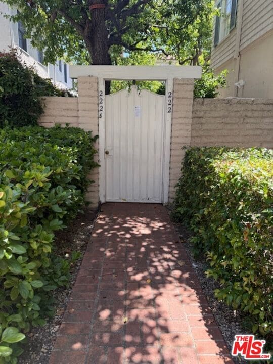 222 S Spalding Dr in Beverly Hills, CA - Building Photo - Building Photo