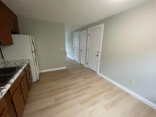 17 Kingsley Ct in Rutland, VT - Foto de edificio - Building Photo