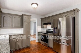 2105 Arrow Leaf Dr in Birmingham, AL - Foto de edificio - Building Photo
