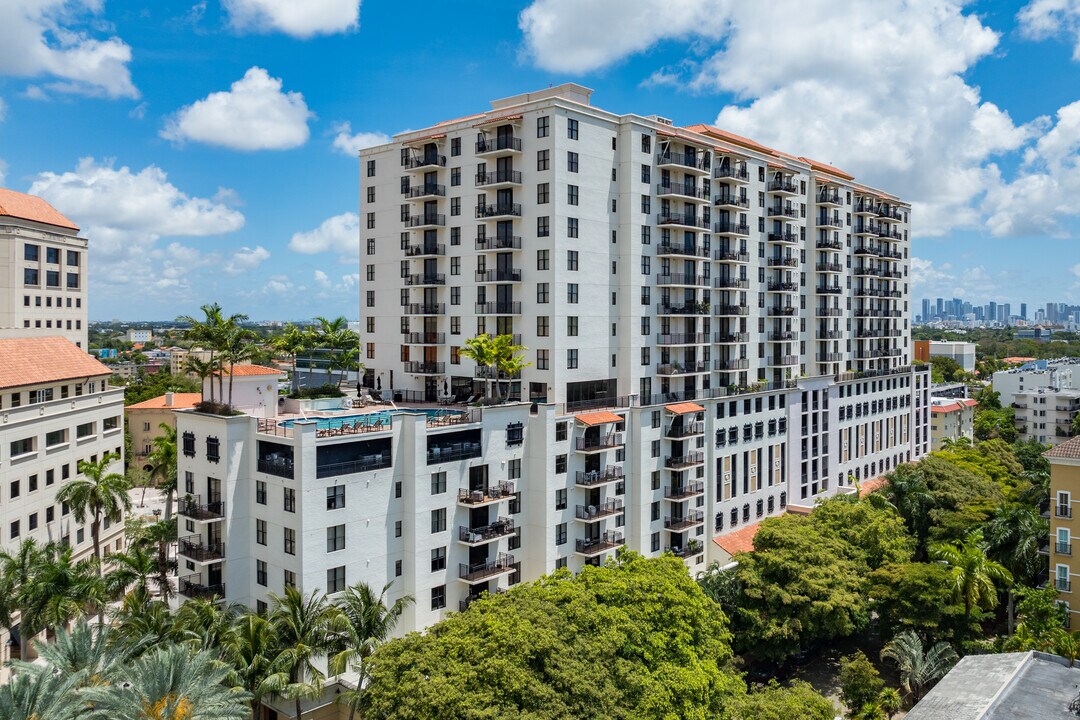 Puerta de Palmas in Coral Gables, FL - Foto de edificio