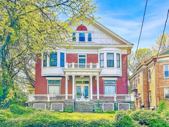 345 McAlpin Ave, Unit 2