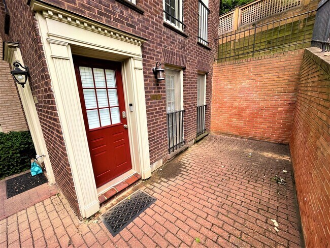 4631 MacArthur Blvd NW in Washington, DC - Building Photo - Building Photo