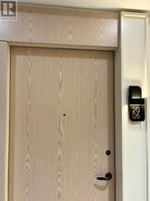 10 Inn On The Pk Dr in Toronto, ON - Building Photo - Building Photo