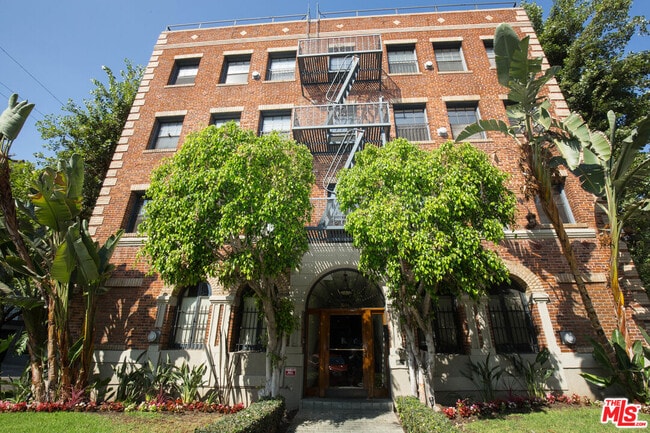property at 361 S Detroit St