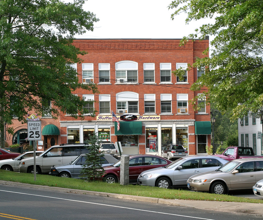 4 Bridge St in New Hartford, CT - Building Photo