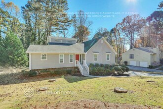 5178 Rockbridge Dr in Stone Mountain, GA - Foto de edificio - Building Photo