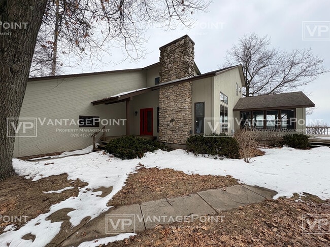 N1814 Shore Dr in Marinette, WI - Building Photo - Building Photo