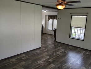 52 Edgewood Dr in Selkirk, NY - Building Photo - Building Photo