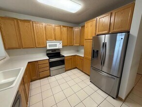14378 Raymond Ln in Eden Prairie, MN - Building Photo - Building Photo