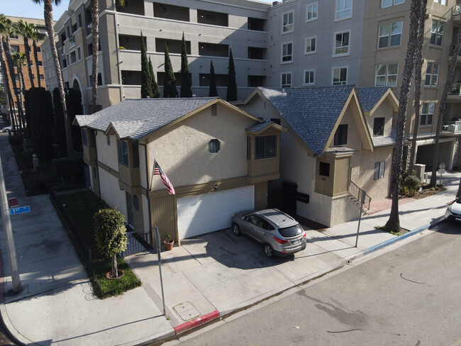 930 E Ocean Blvd in Long Beach, CA - Building Photo - Building Photo