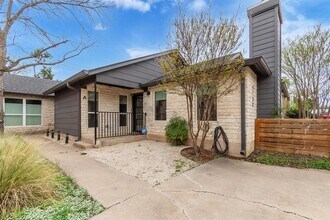 9700 Sugar Hill Dr in Austin, TX - Building Photo - Building Photo