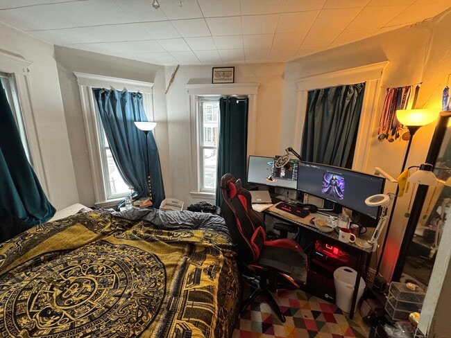 9 Burnham St, Unit 1 in Somerville, MA - Foto de edificio - Building Photo