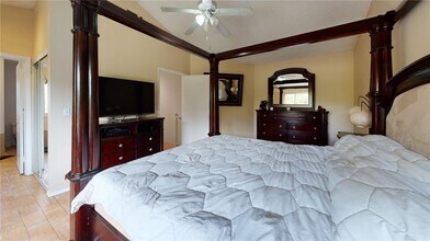 3965 Hyde Park Cir in Hollywood, FL - Foto de edificio - Building Photo