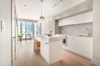 1288 Rue Saint-Antoine O in Montréal, QC - Building Photo - Building Photo