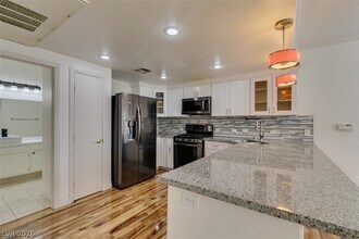 3400 Cabana Dr, Unit 1061 in Las Vegas, NV - Building Photo - Building Photo