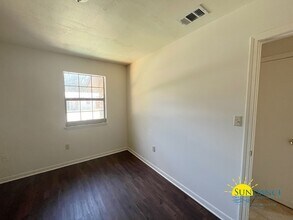 818 Lark St in Fort Walton Beach, FL - Building Photo - Building Photo