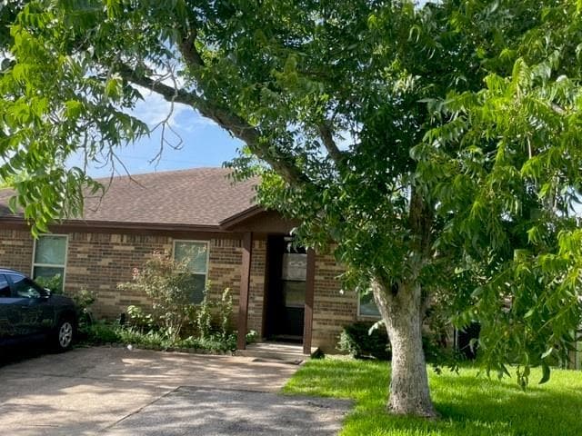 12227 11th St in Santa Fe, TX - Foto de edificio - Building Photo