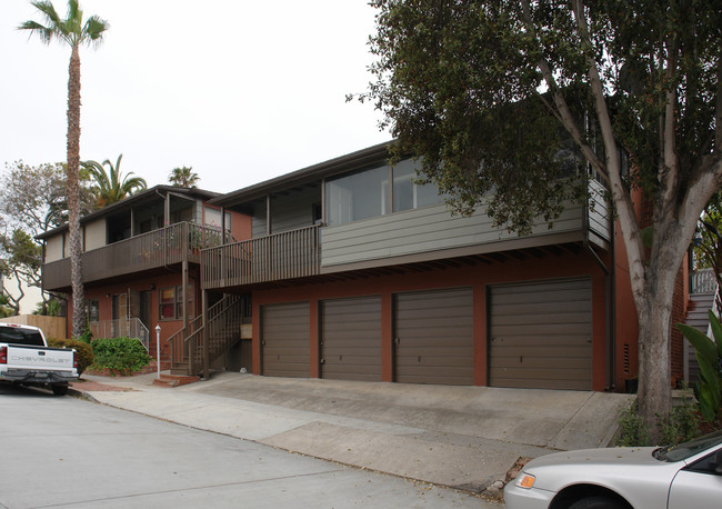 6678 La Jolla Blvd in La Jolla, CA - Foto de edificio - Building Photo