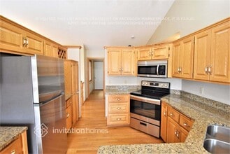 21020 Floral Bay Dr N in Forest Lake, MN - Building Photo - Building Photo