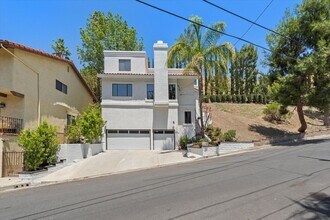 22960 Cass Ave in Los Angeles, CA - Building Photo - Building Photo