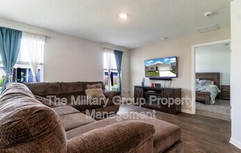 5471 Hollow Birch Dr in Jacksonville, FL - Building Photo - Building Photo