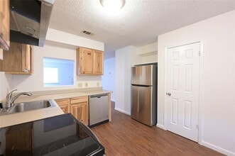 319 W William Cannon Dr in Austin, TX - Building Photo - Building Photo