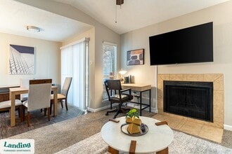 711 Brentford Pl in Arlington, TX - Foto de edificio - Building Photo