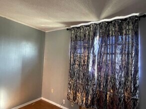 379 Heathland Dr, Unit Lee garden in Bristol, VA - Building Photo - Building Photo